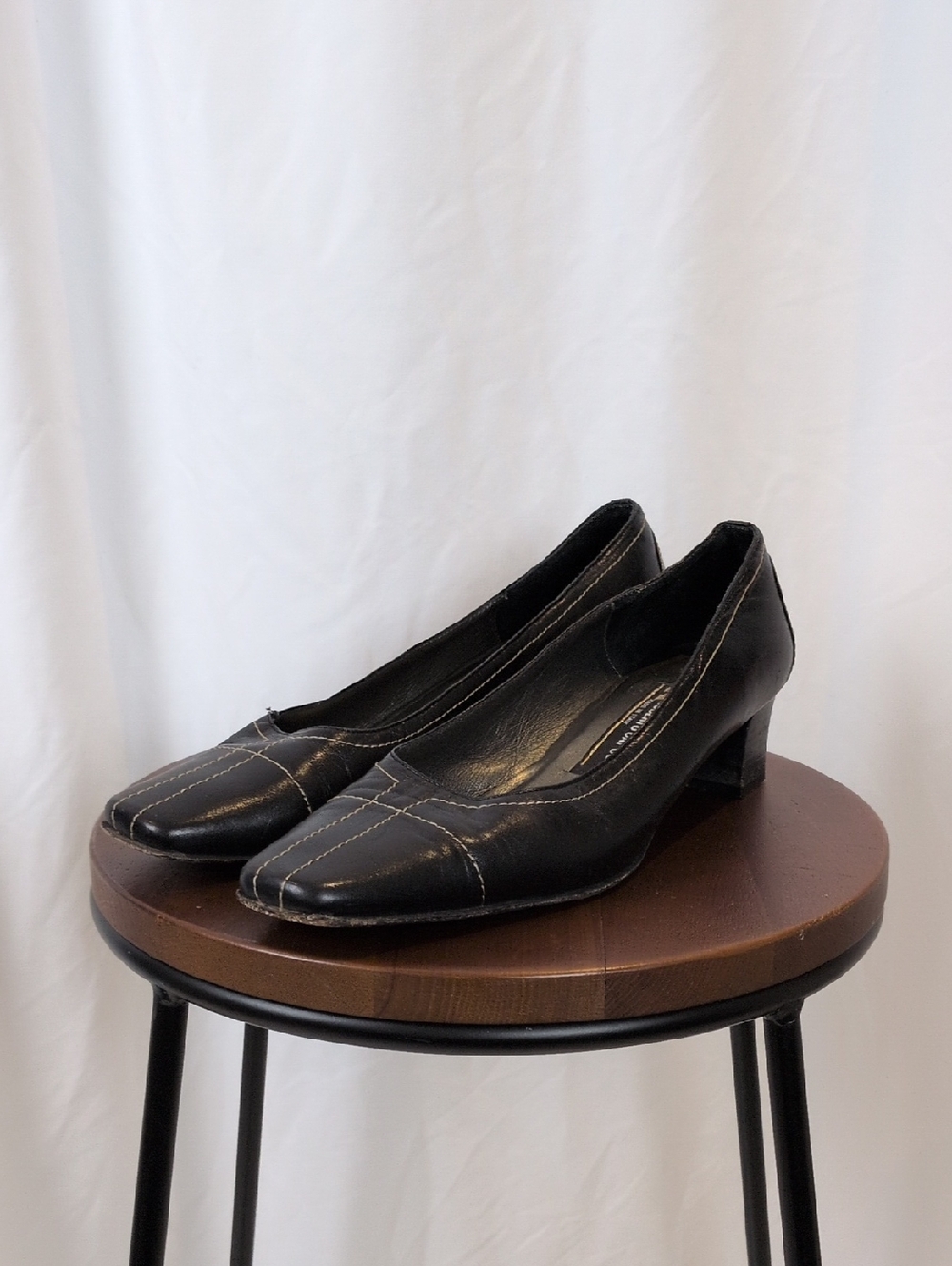 Roberto Capucci Black Leather Low Block Heel Pumps Contrast Stitching Size 11